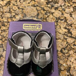 Pediped 0-6 months like new black patent leather and silver infant shoes